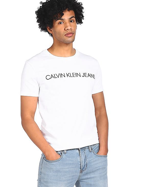 Actualizar 62+ imagen calvin klein jeans t shirt white