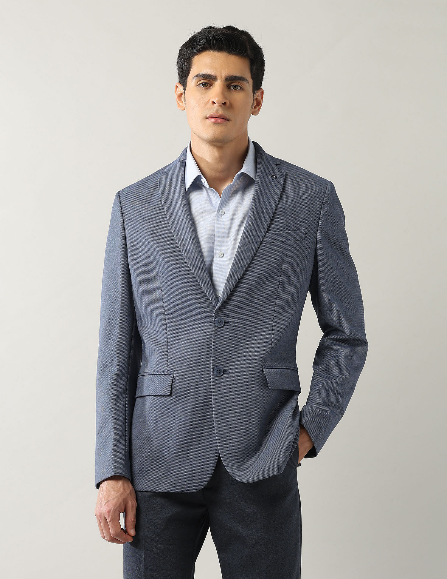 Arrow Solid Zero Calorie Slim Fit Blazer