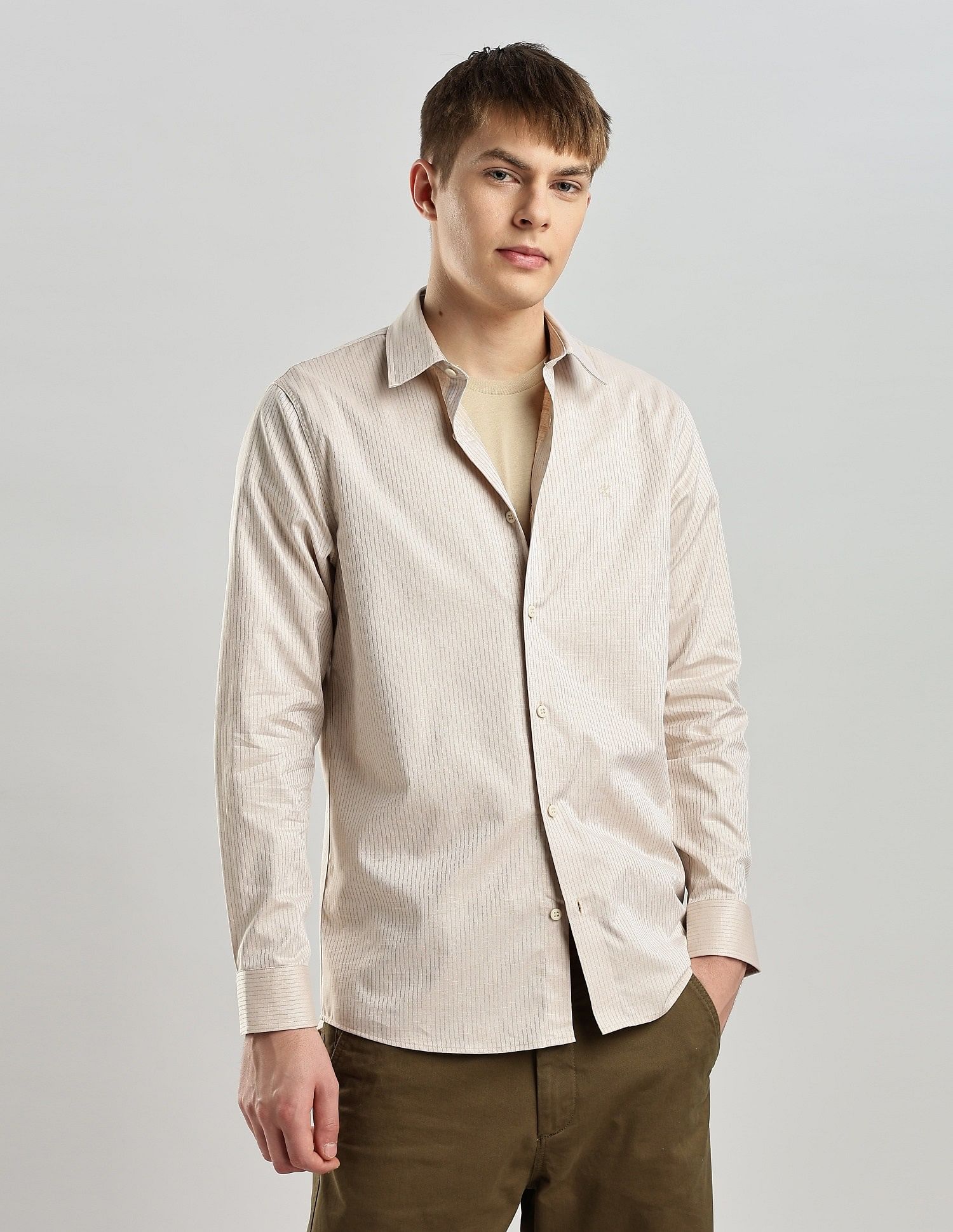 Calvin Klein Jeans Solid Slim Fit Plain Woven Shirt