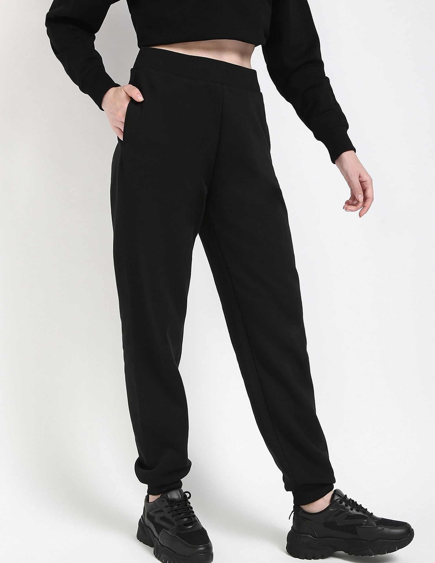 Calvin Klein Jeans Regular-Fit Solid Mid Rise Trouser