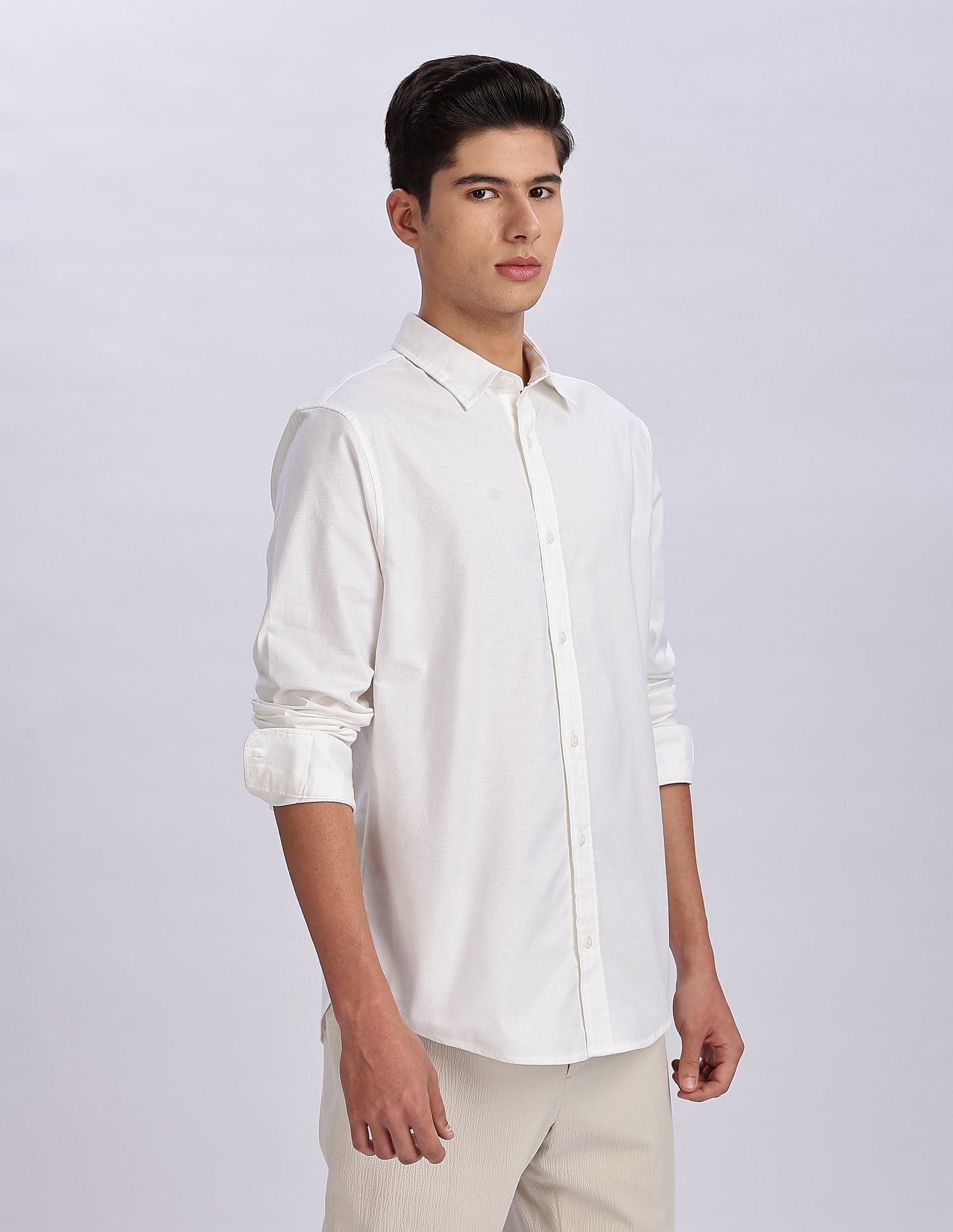 Calvin Klein Jeans Solid Regular Fit Oxford Woven Shirt