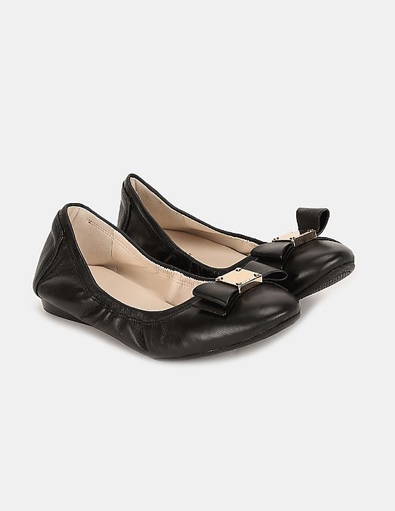 Cole haan bow on sale flat