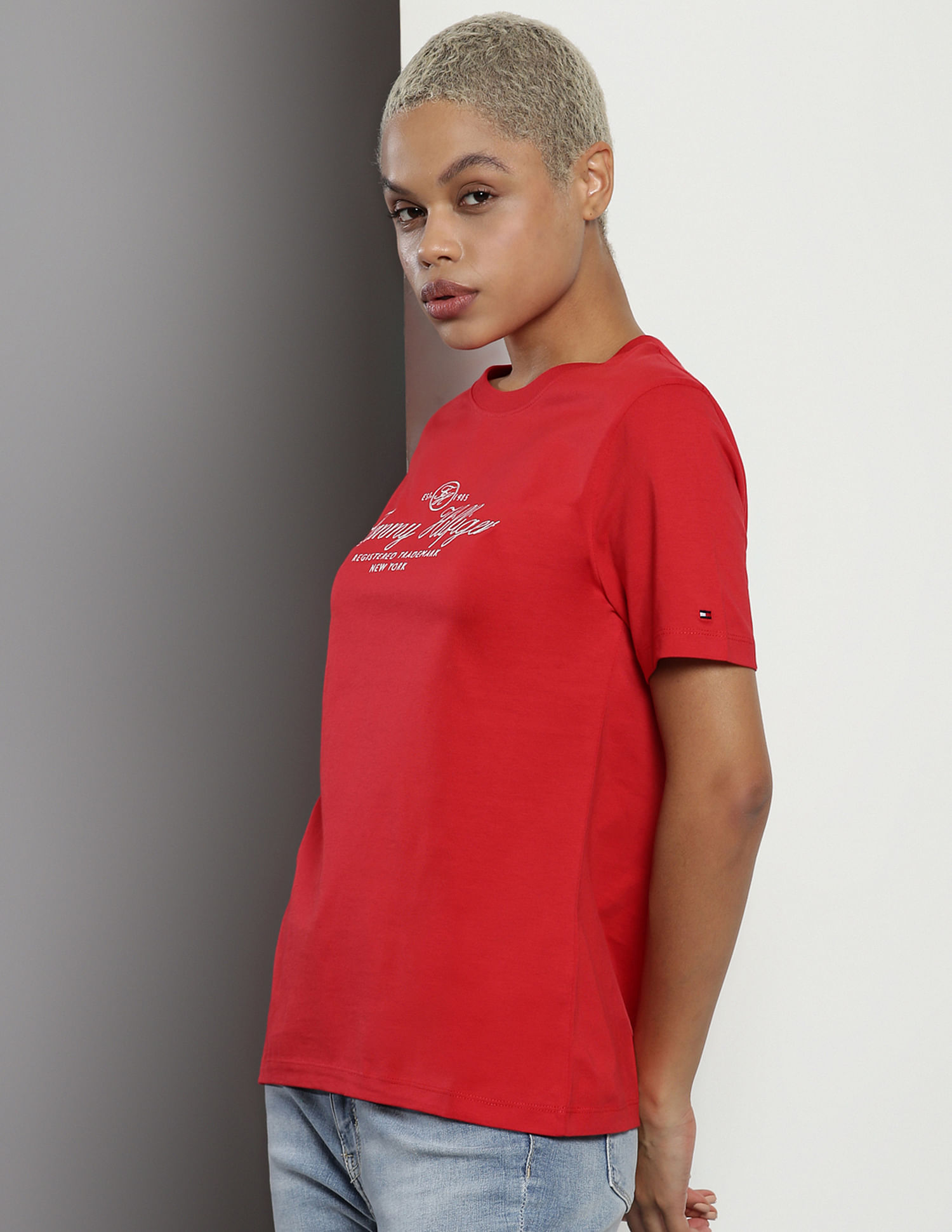 Tommy Hilfiger Hilfiger Script Crew Neck T-Shirt