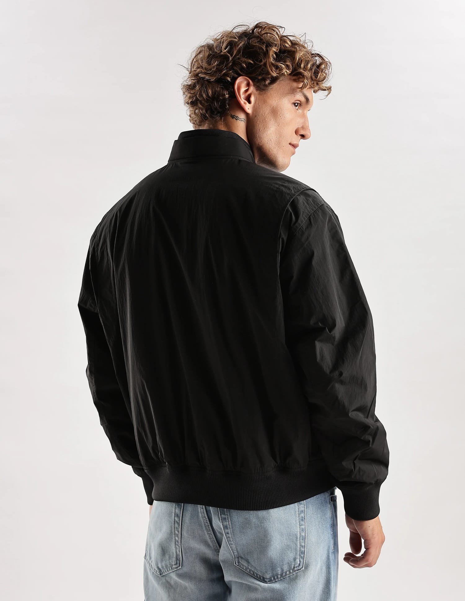 Buy Calvin Klein Jeans Solid Relaxed Fit Nylon Jacket - NNNOW.com