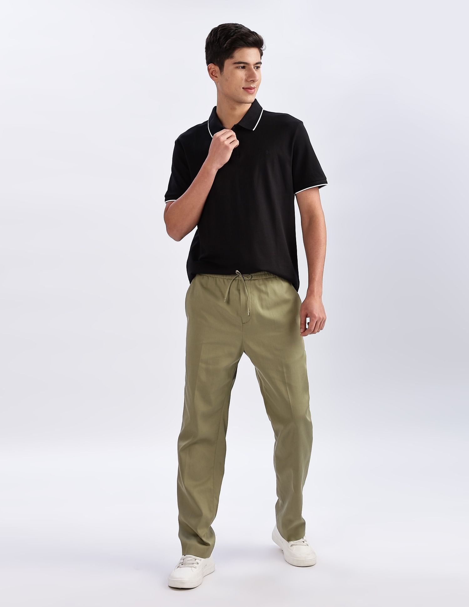 Calvin Klein Jeans Relaxed-Fit Solid Mid Rise Trousers