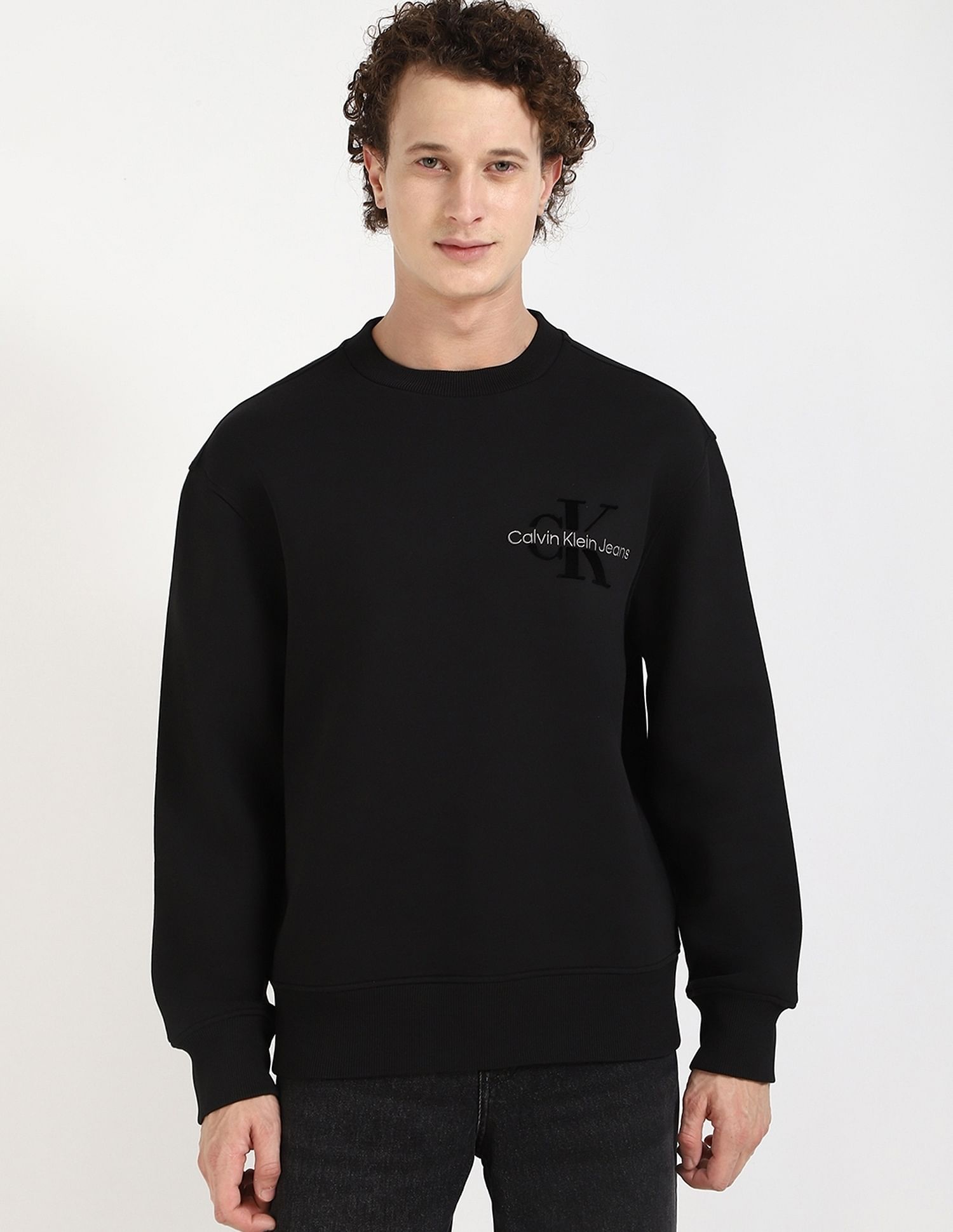 Calvin Klein Jeans Embroidered Logo Relaxed-Fit Cotton Sweatshirt