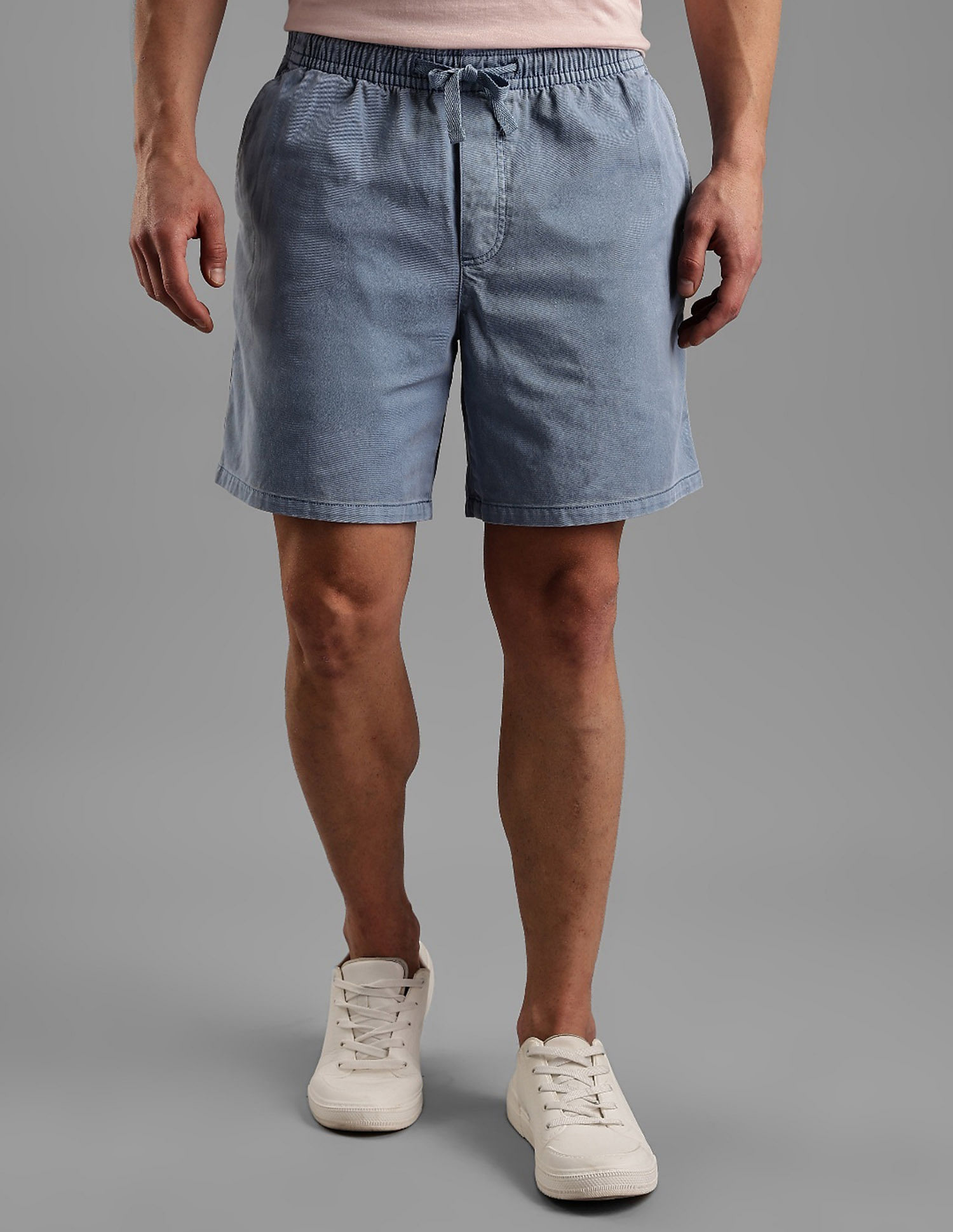 Tommy Hilfiger Regular Fit Solid Mid Rise Shorts