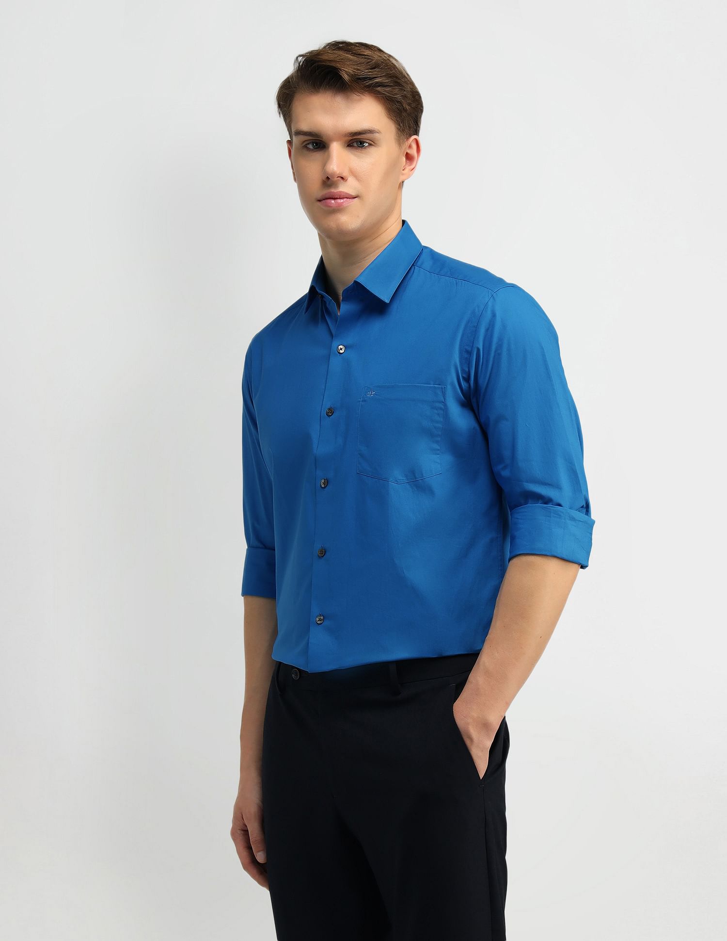 Arrow Solid Manhattan Slim Fit Shirt