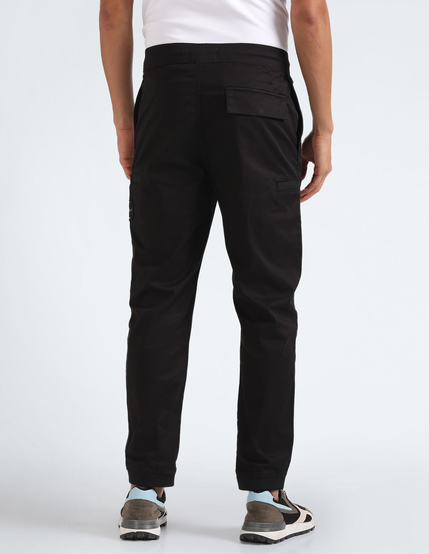 Buy Calvin Klein Twill Cropped Tapered Pants - NNNOW.com