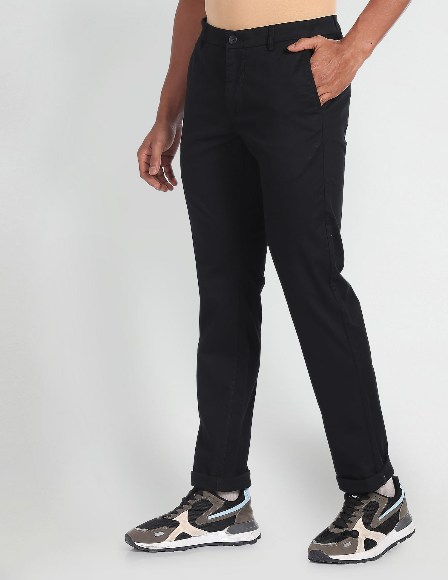 Buy Indian Terrain Men Brooklyn Slim Fit Corduroy Trousers - Trousers for  Men 20605554 | Myntra