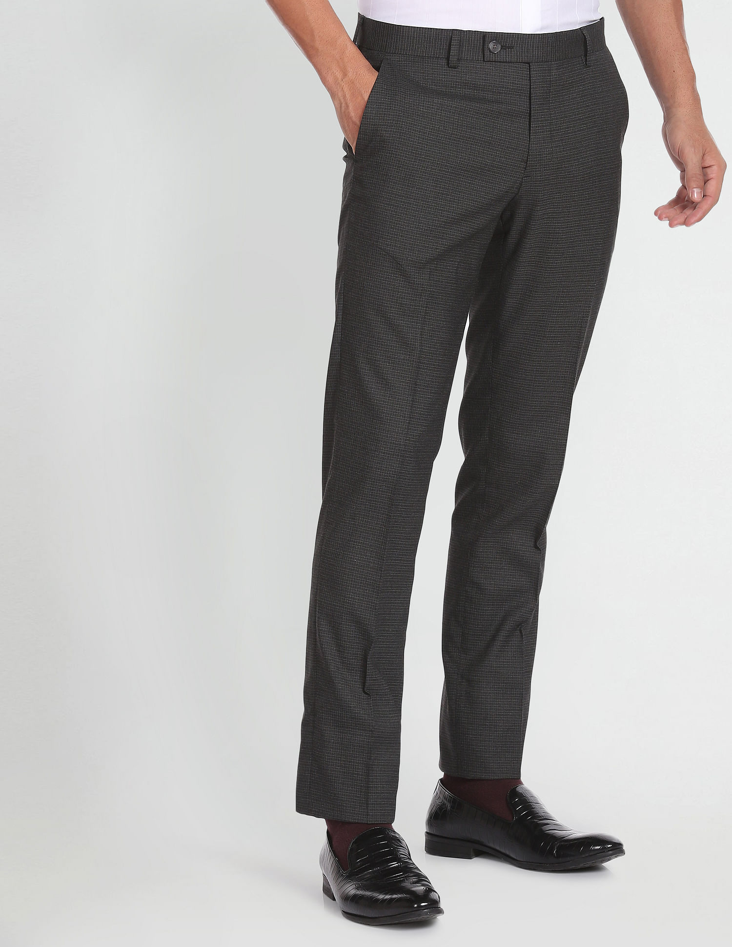 Buy Arrow Hudson Regular Fit Solid Trousers - NNNOW.com