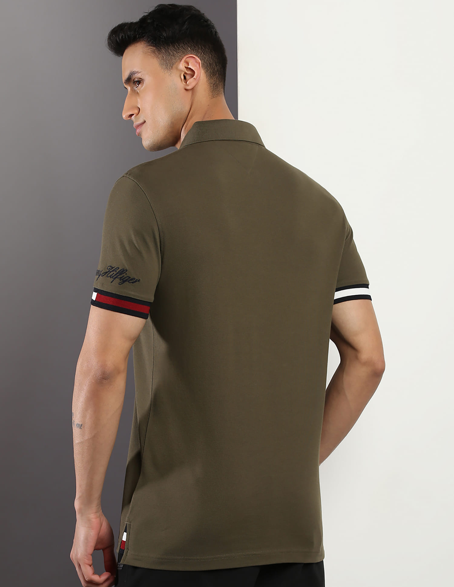 Logo Tommy Flag Detail Buy Tommy Hilfiger Men's Flag Logo T-Shirt