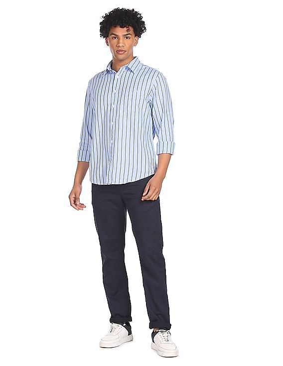 Aeropostale Men Blue Spread Collar Striped Casual Shirt