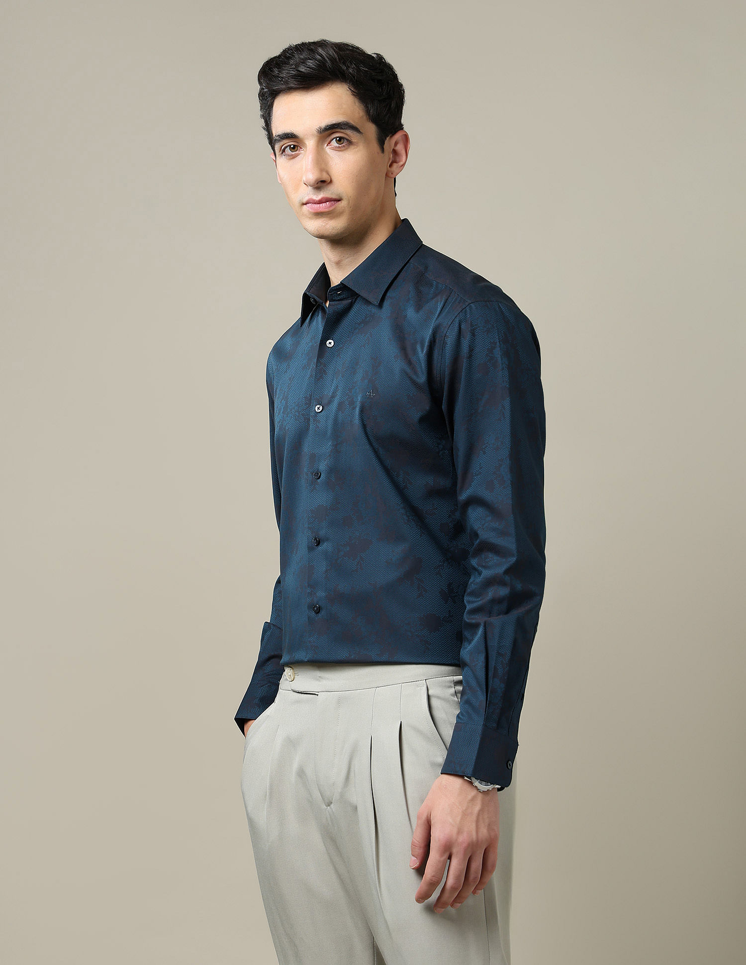 Arrow Pure Cotton Tailored Fit 1851 Shirt