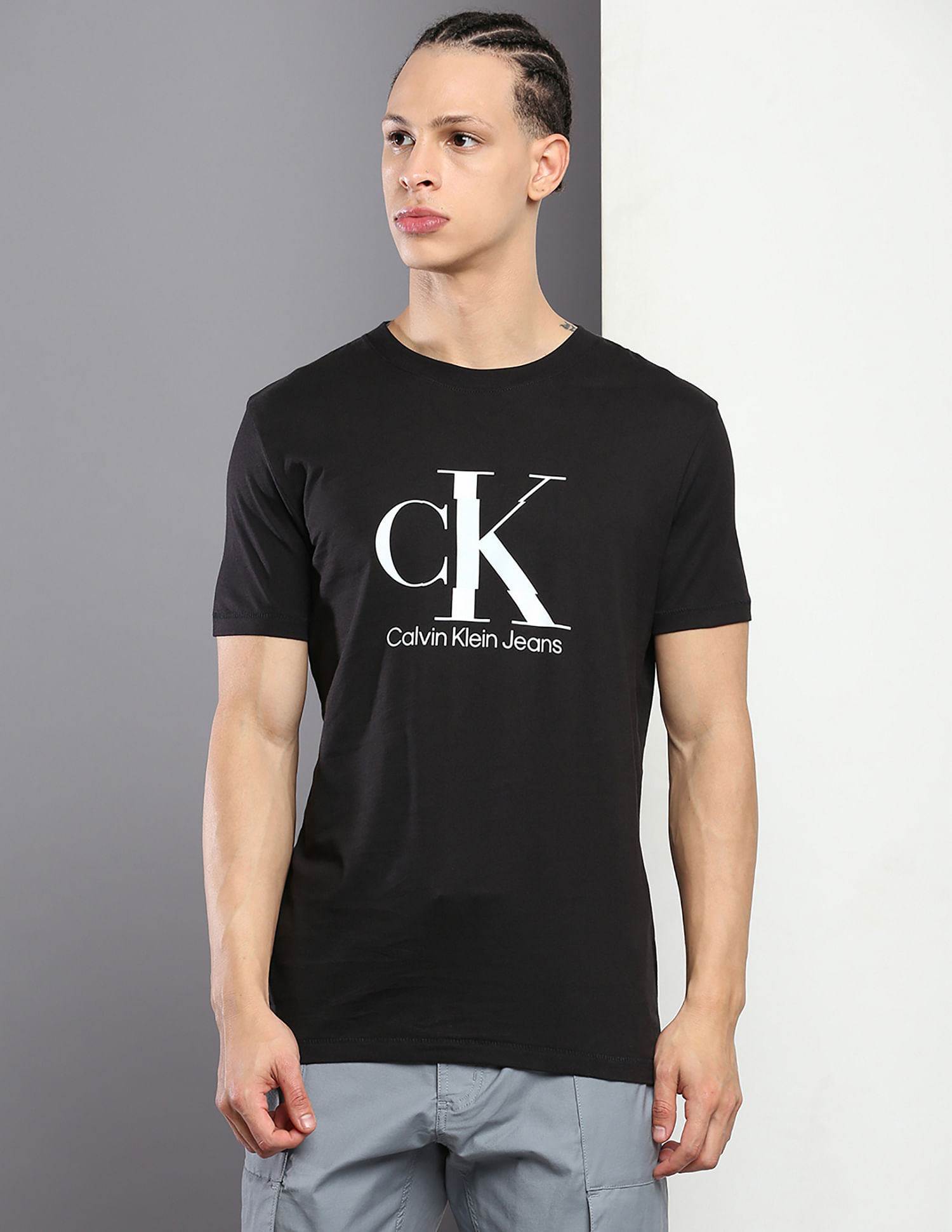 Kapitein Brie ga zo door Vader Buy Calvin Klein Jeans Transitional Cotton Monogram T-Shirt - NNNOW.com