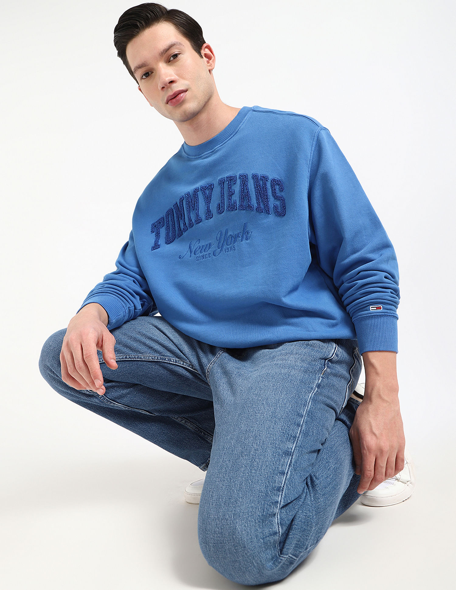 Tommy Hilfiger Blue Men's Sweatshirt for Casual Comfort