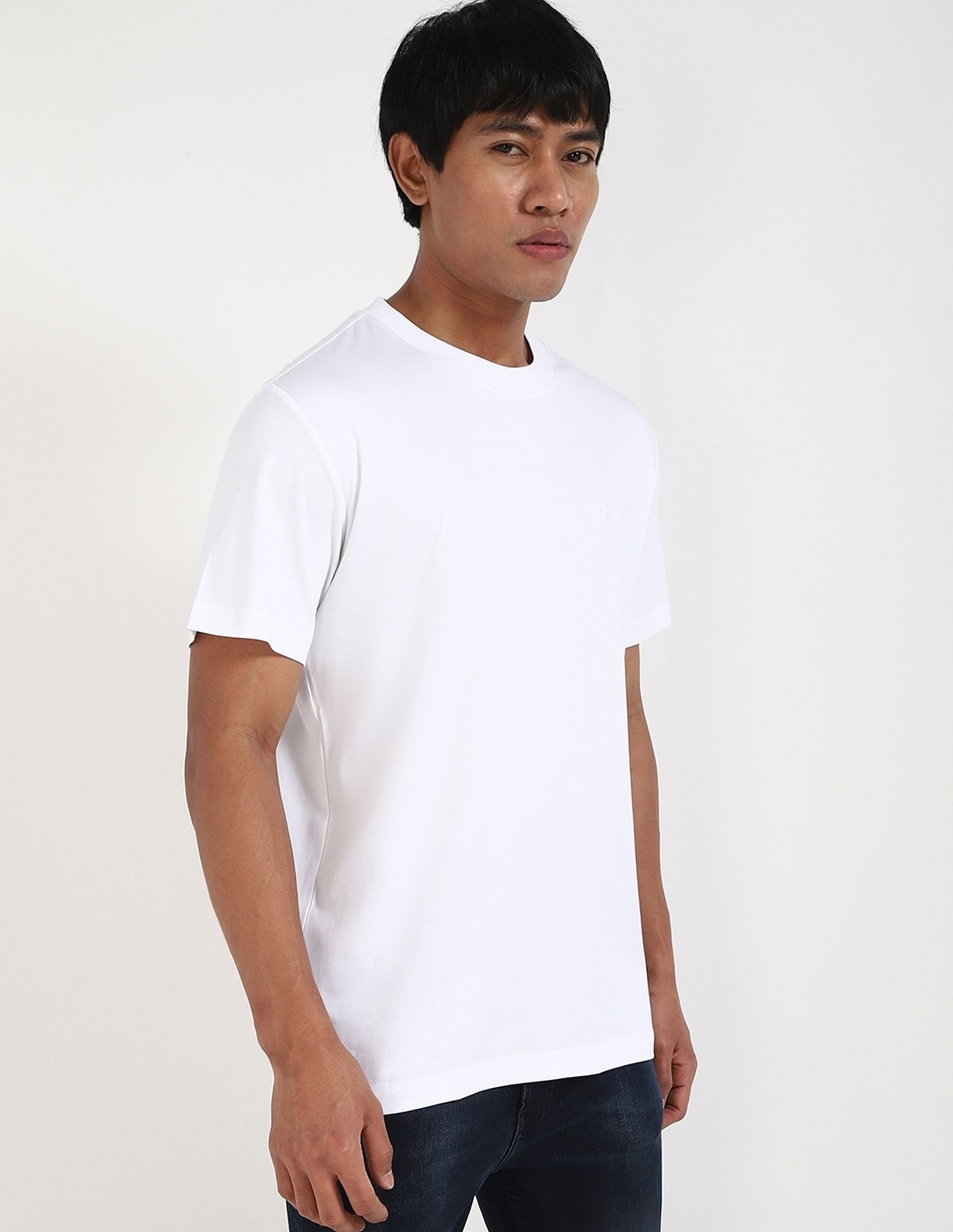 Calvin Klein Jeans Solid Regular-Fit Cotton T Shirt