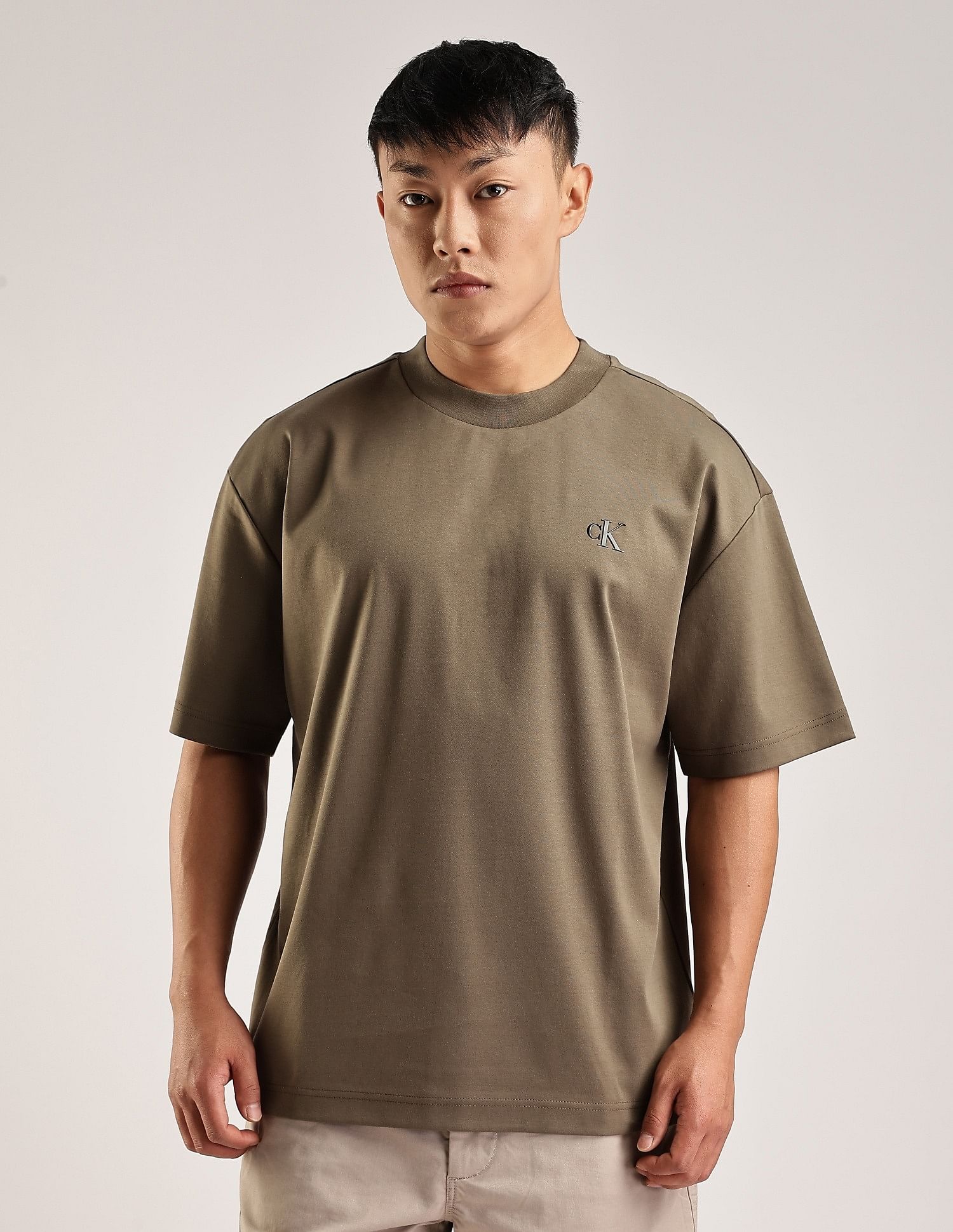 Calvin Klein Jeans Logo Regular-Fit Cotton T-Shirt
