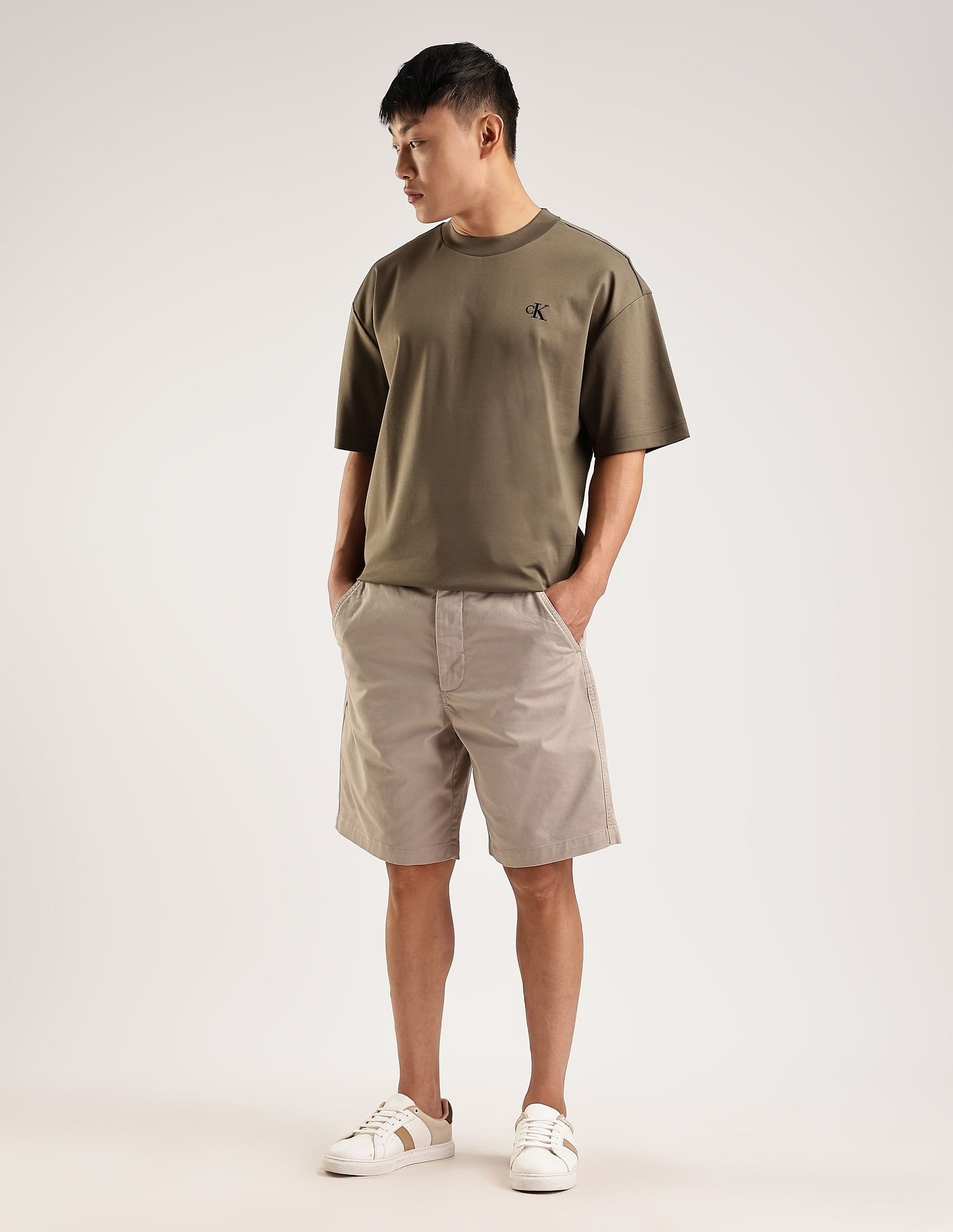 Calvin Klein Jeans Logo Regular-Fit Cotton T-Shirt