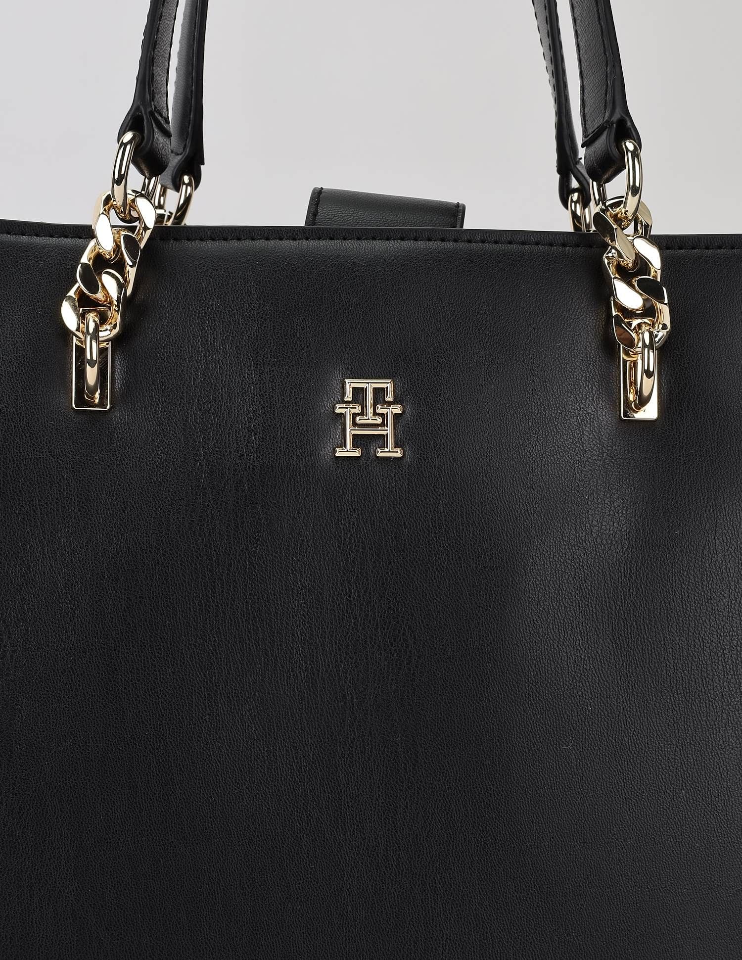 Tommy Hilfiger Solid Black Pu Handbag