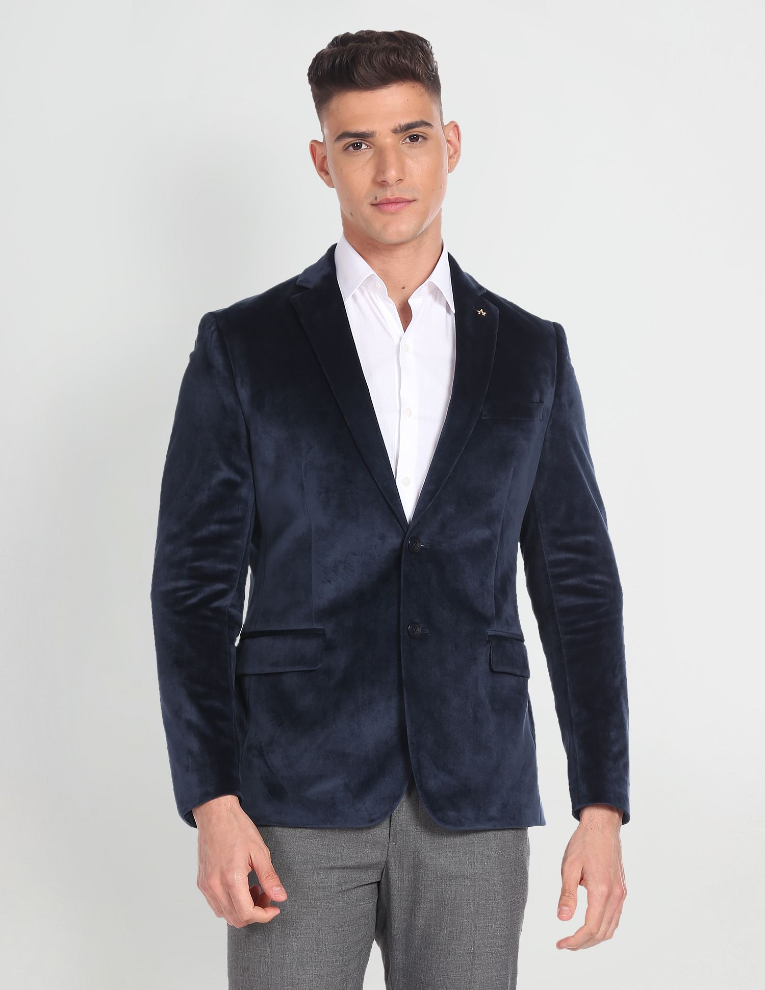 Arrow Solid Regular Fit Blazer