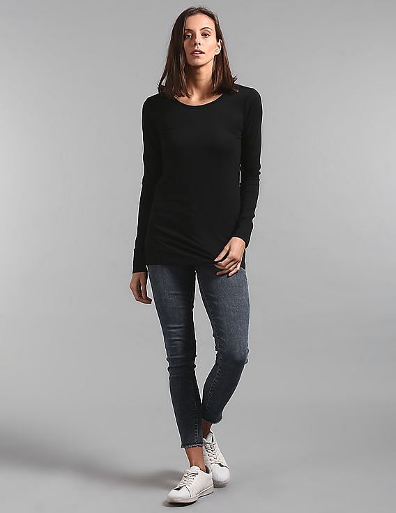 Gap featherweight clearance tee