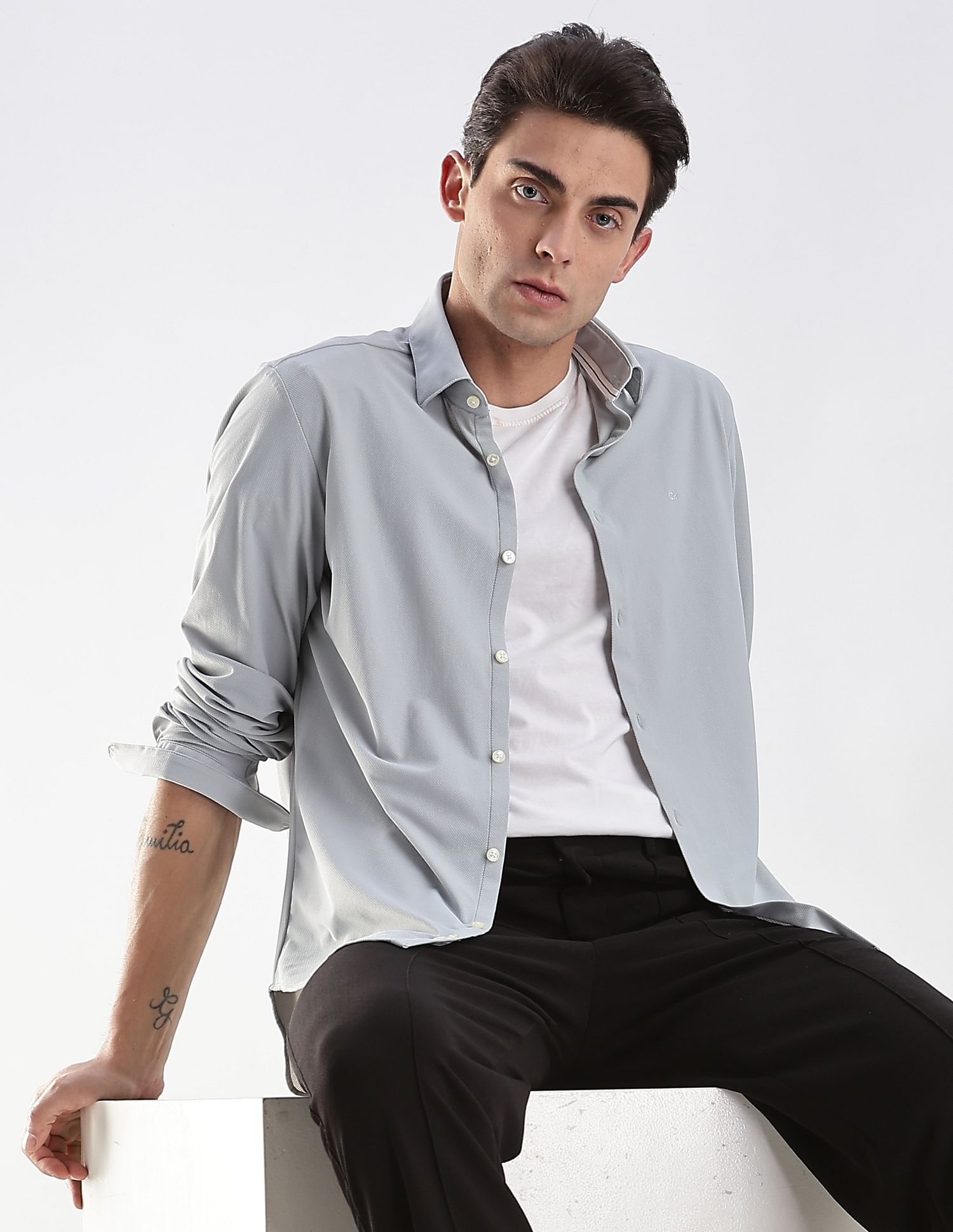 Calvin Klein Jeans Solid Slim Fit Plain Woven Shirt
