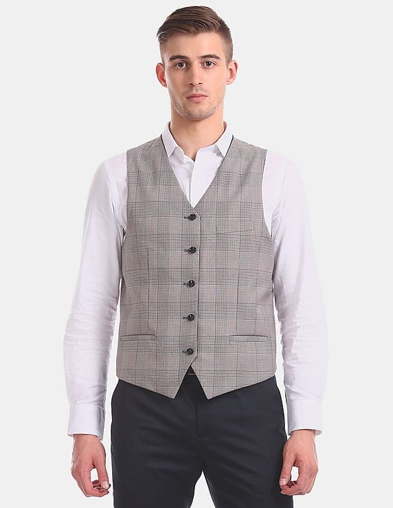 Buy Arrow Reversible Vest Single Breasted Three Piece Suit - NNNOW.com