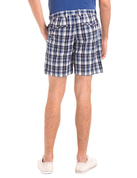Buy GAP Men Blue Plaid Seersucker Getaway Shorts - NNNOW.com