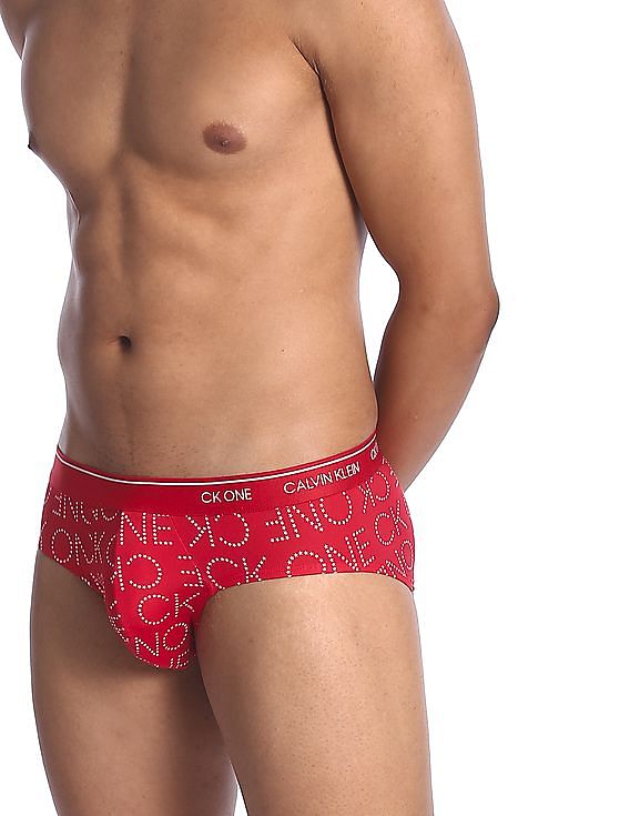 Buy Calvin Klein Underwear Men Red Elasticized Waist Brand Print Hipster  Briefs - NNNOW.com