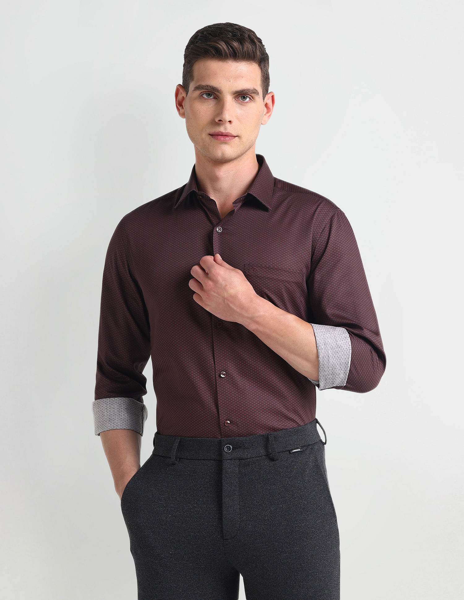 Arrow Cutaway Collar Geometric Print Shirt