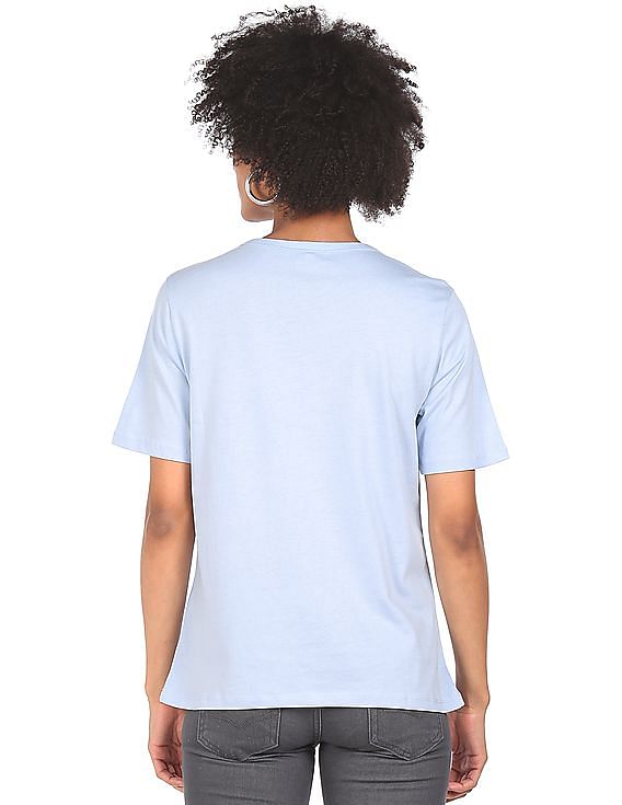 Buy Tommy Hilfiger Women White Round Neck Embroidered Logo T-Shirt -  NNNOW.com