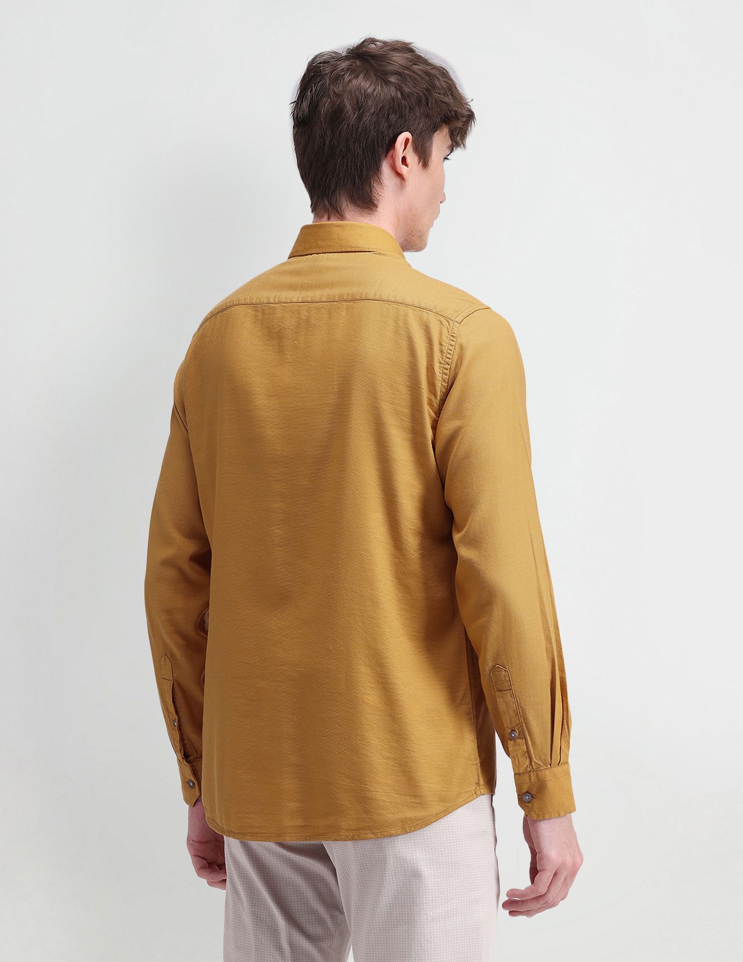 Arrow Sport Manhattan Slim Solid Shirt