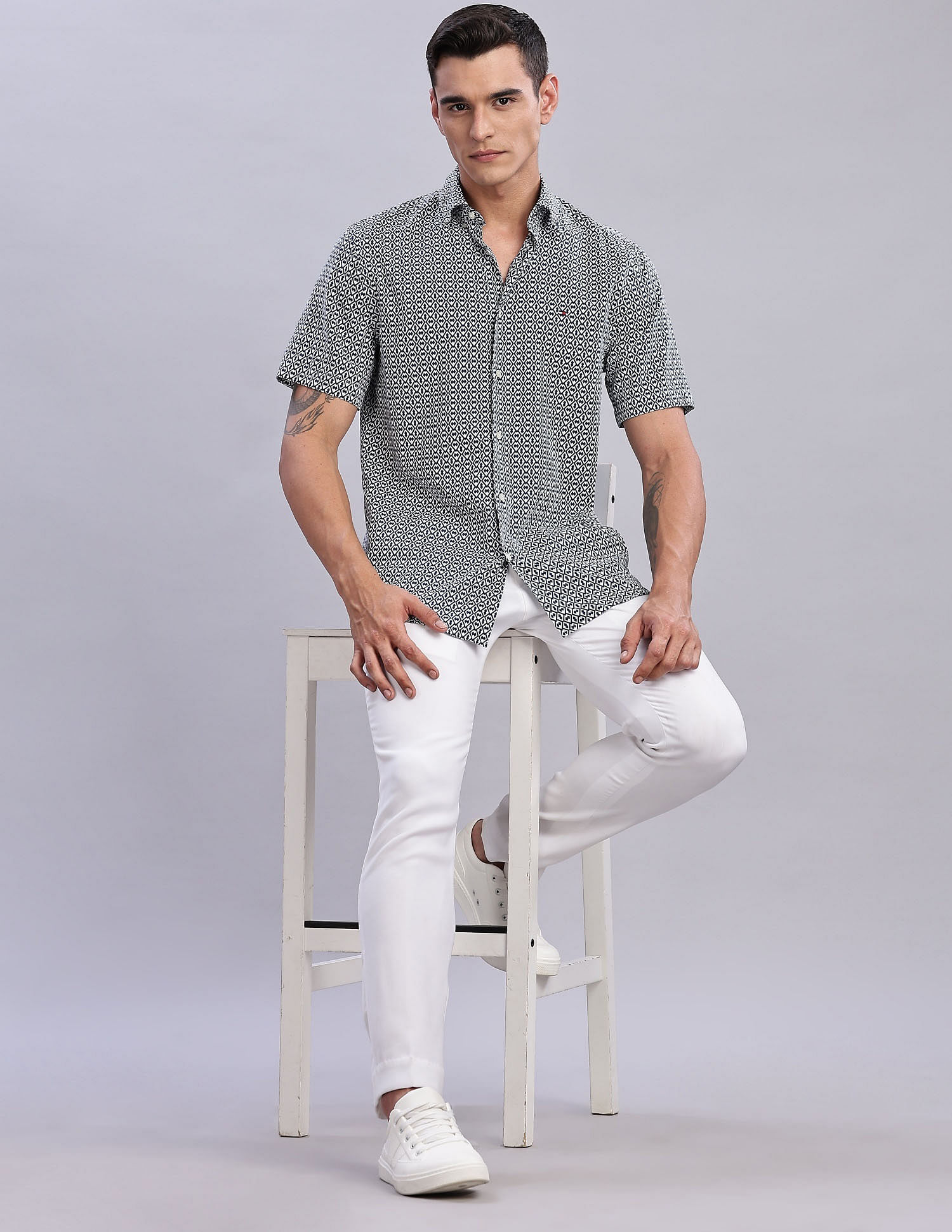 Tommy Hilfiger Mens Navy Geometric Shirt