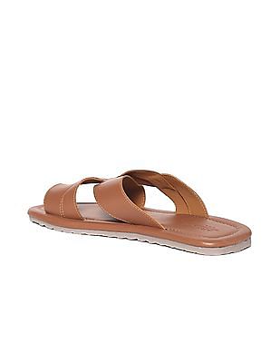 arrow leather chappals