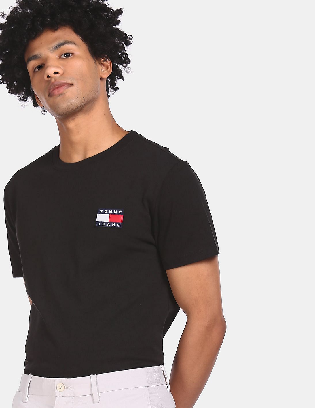 Buy Tommy Hilfiger Men Black Crew Neck Brand Badge T-Shirt - NNNOW.com